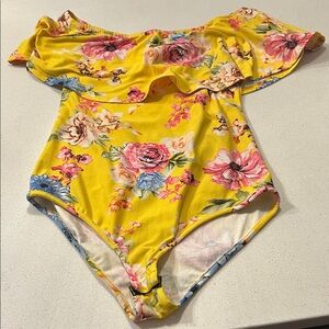 Floral Off-Shoulder bodysuit - SO SOFT